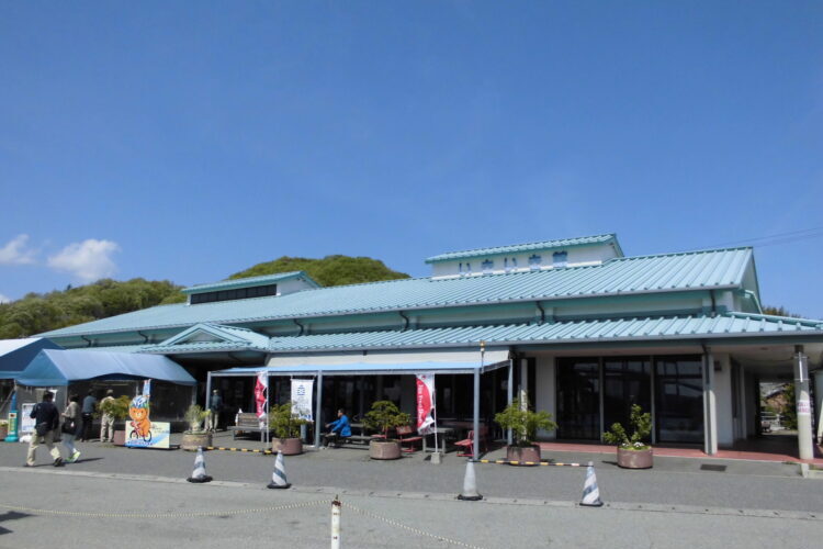よしうみいきいき館　外観